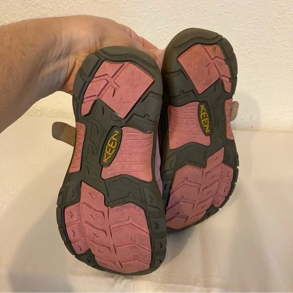 Kids Keen Mary Jane Pink Suede Upper with floral accents on top Size 2 Shoe - Picture 5 of 9